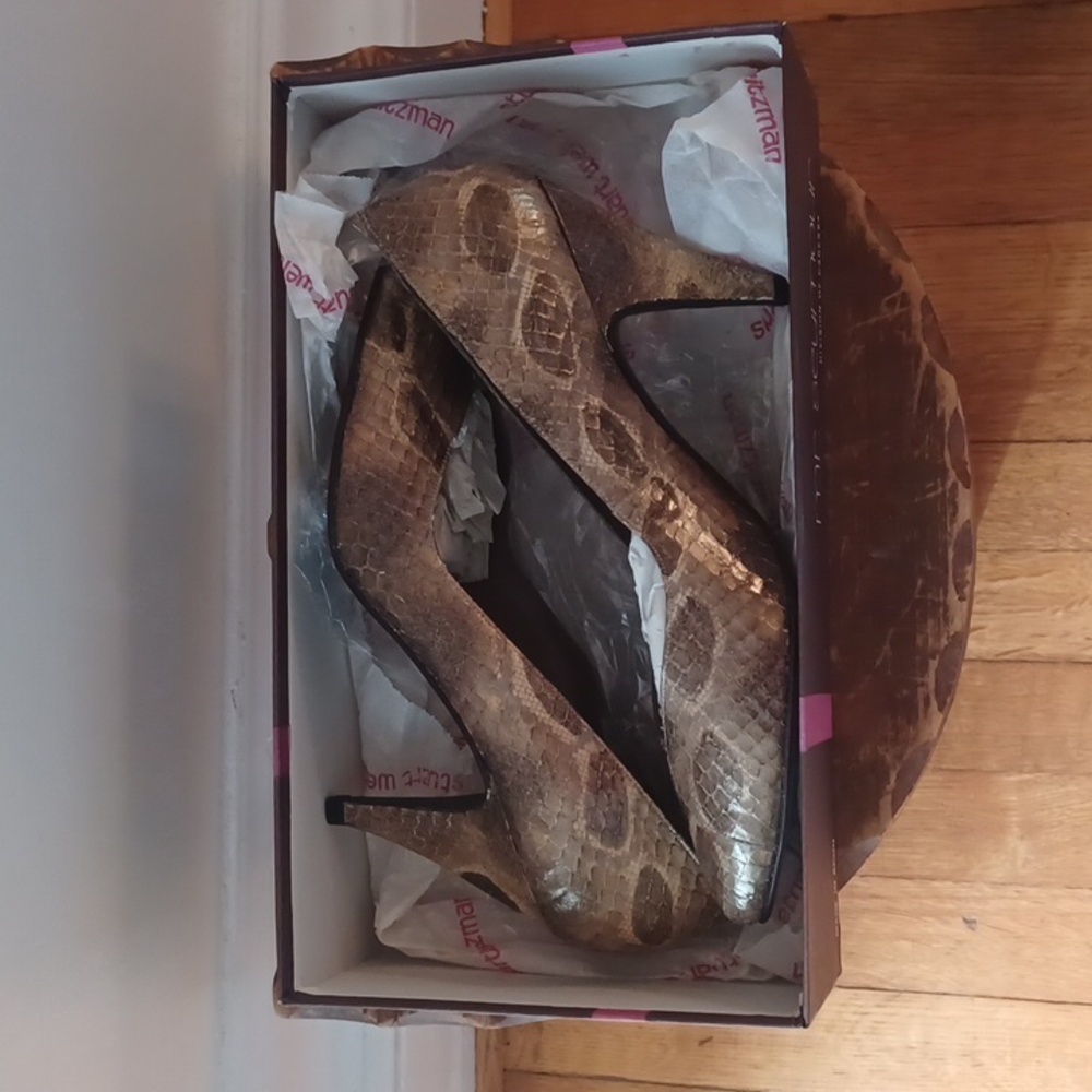 Stuart Weitzman For Mr. Seymour Vintage Gold Snakeskin Heels - Picture 4 of 6